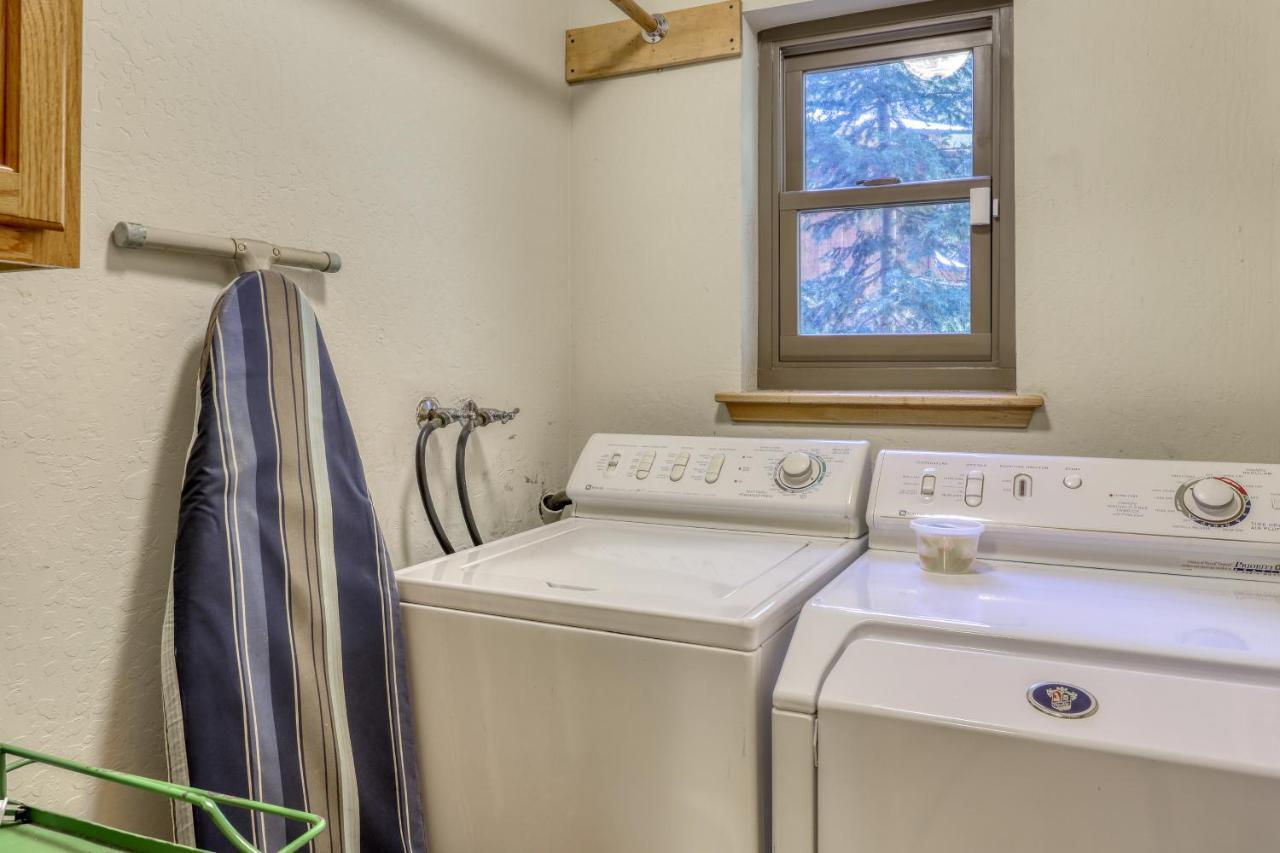Tastefully-Updated, Classic Tahoe Family Home Truckee Extérieur photo
